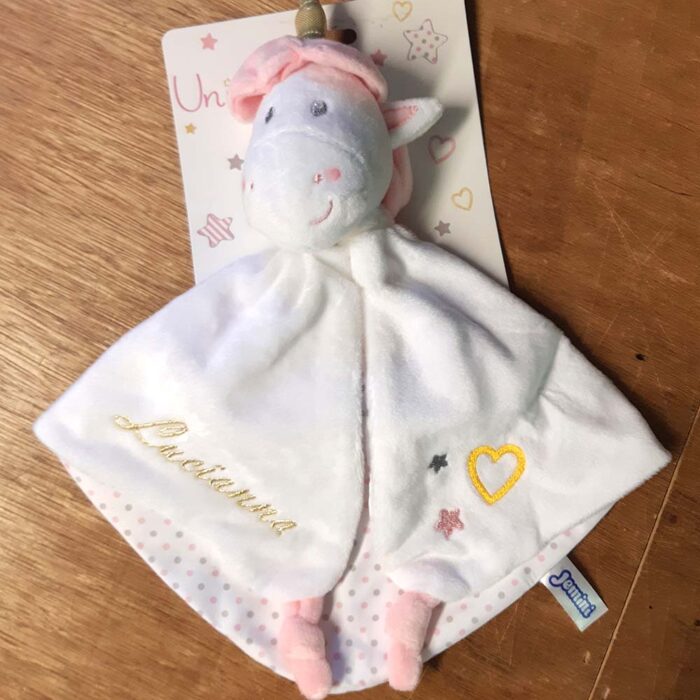 Doudou hochet Licorne personnalisé avec le prénom de bébé