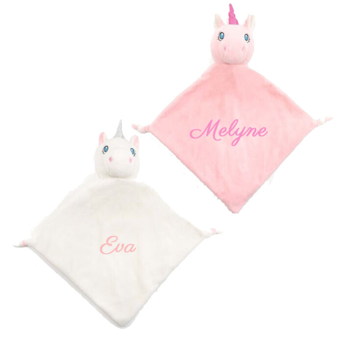 Doudou licorne carré personnalisé avec le prénom de bébé